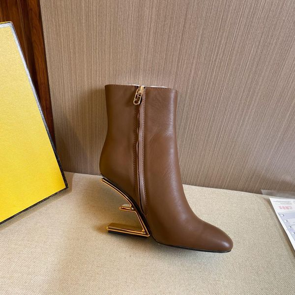 2022 luxury first ankle boots zipper style profiled with novel fashion leather size 36-41, Black
2022 luxury first ankle boots zipper style profiled with novel fashion leather size 36-41, Black