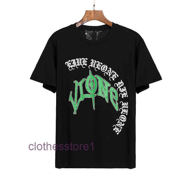 designer v t-shirt 2022 fashion brand vlones couple's graffiti letter print men's and women's short sleeve t-shirt, White;black
designer v t-shirt 2022 fashion brand vlones couple's graffiti letter print men's and women's short sleeve t-shirt, White;black