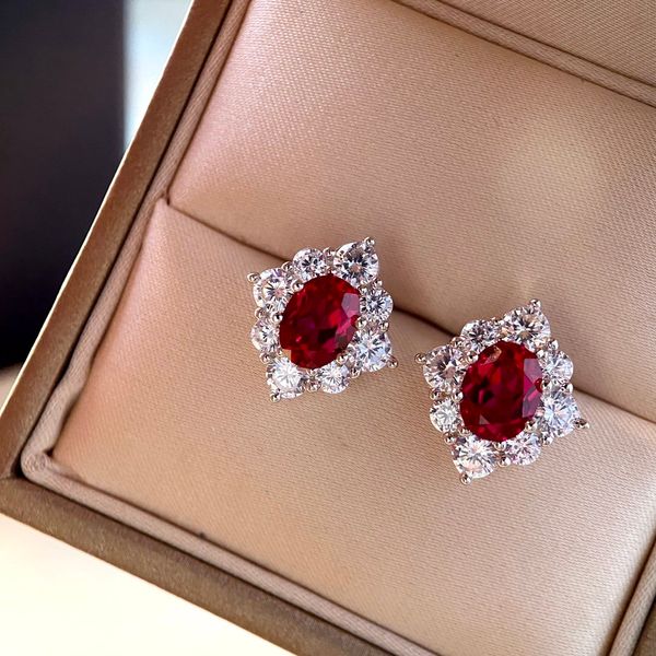 classic high-quality egg-encrusted diamond earrings, elegant and fashionable, ladies' earrings, red and sapphire earrings, Golden;silver
classic high-quality egg-encrusted diamond earrings, elegant and fashionable, ladies' earrings, red and sapphire earrings, Golden;silver