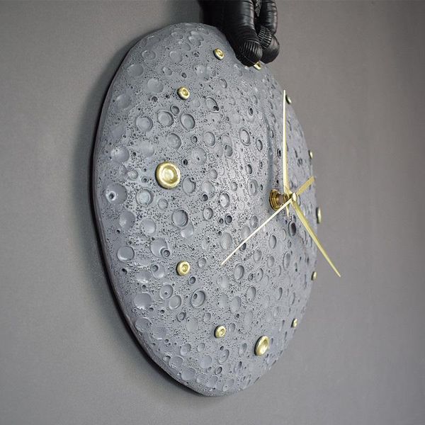 wall clocks modern light luxury astronaut clock household fashion silent creative personality dining room decoration
wall clocks modern light luxury astronaut clock household fashion silent creative personality dining room decoration