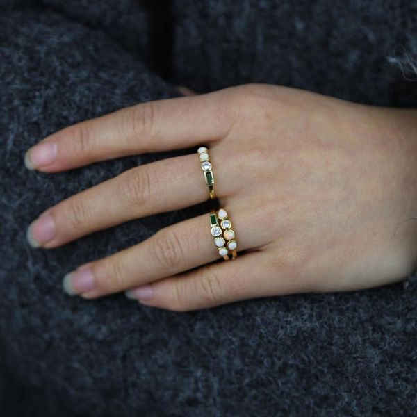 wedding rings minimalist white fire opals with cz for women sparkling finger jewelry simple chic brincos wholesale, Slivery;golden
wedding rings minimalist white fire opals with cz for women sparkling finger jewelry simple chic brincos wholesale, Slivery;golden