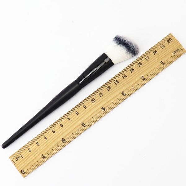 makeup brushes powder wood handle dense soft synthetic hair face blush contour highlight make up brush cosmetic tool
makeup brushes powder wood handle dense soft synthetic hair face blush contour highlight make up brush cosmetic tool