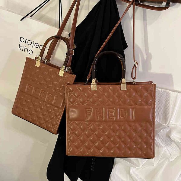 evening bags 66% off lingge capacity tote women's hand new fashion autumn and winter large embroidered wire lattice shoulder bag
evening bags 66% off lingge capacity tote women's hand new fashion autumn and winter large embroidered wire lattice shoulder bag