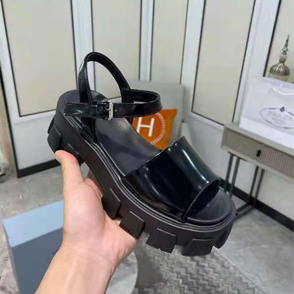 sandals thick-soled zigzag temperament small fresh style elegant and changeable flat-bottom black women's shoes
sandals thick-soled zigzag temperament small fresh style elegant and changeable flat-bottom black women's shoes