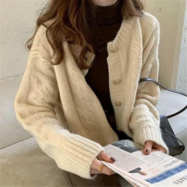 women's sweaters cmaz sweater for women autumn winter 2021 korean ins soft glutinous velvet thick needle, White;black
women's sweaters cmaz sweater for women autumn winter 2021 korean ins soft glutinous velvet thick needle, White;black
