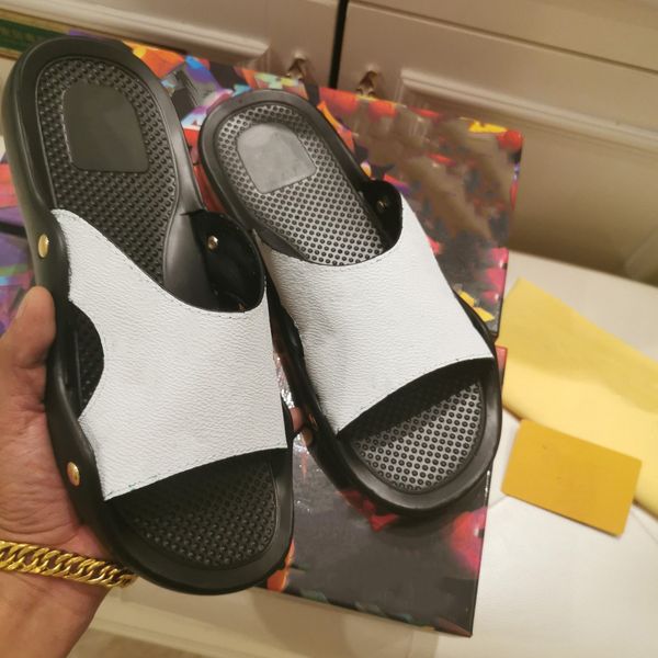 fashion leather slipper men and women summer beach slippers home casual shoes size 35-45 with box xx-0017, Black
fashion leather slipper men and women summer beach slippers home casual shoes size 35-45 with box xx-0017, Black