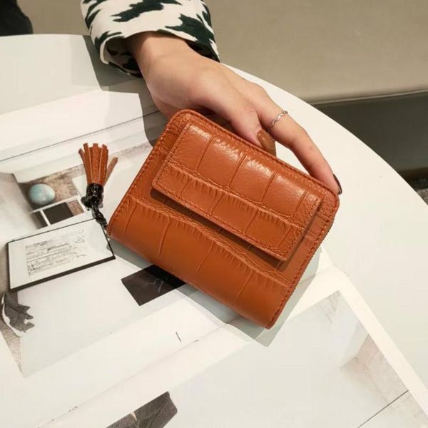 womens wallets purses genuine leather fashion short money bag luxury design hasp purse small wallet tassels card holder purse, Red;black
womens wallets purses genuine leather fashion short money bag luxury design hasp purse small wallet tassels card holder purse, Red;black