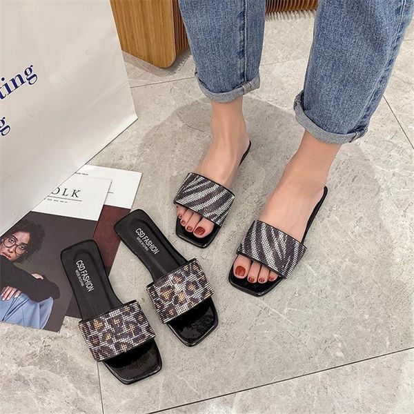 slippers 2021 summer low-heeled leopard-print rhinestone women's slippers41-42, Black
slippers 2021 summer low-heeled leopard-print rhinestone women's slippers41-42, Black