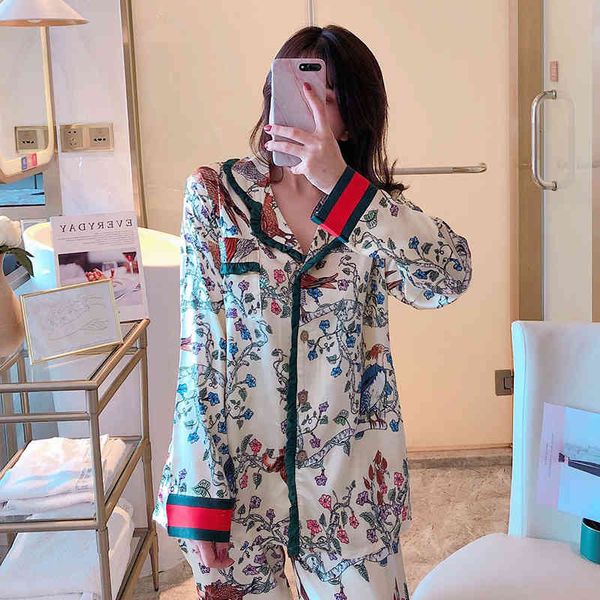 women's sleepwear long sleeved pajama set, satin silk pajamas, large fashionable summer and spring clothes, 2021, Black;red
women's sleepwear long sleeved pajama set, satin silk pajamas, large fashionable summer and spring clothes, 2021, Black;red
