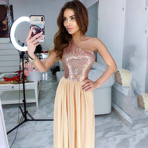 sequined one shoulder dresses women mid-calf length fit and flare night clothes elegant ladies party dress casual, Black;gray
sequined one shoulder dresses women mid-calf length fit and flare night clothes elegant ladies party dress casual, Black;gray