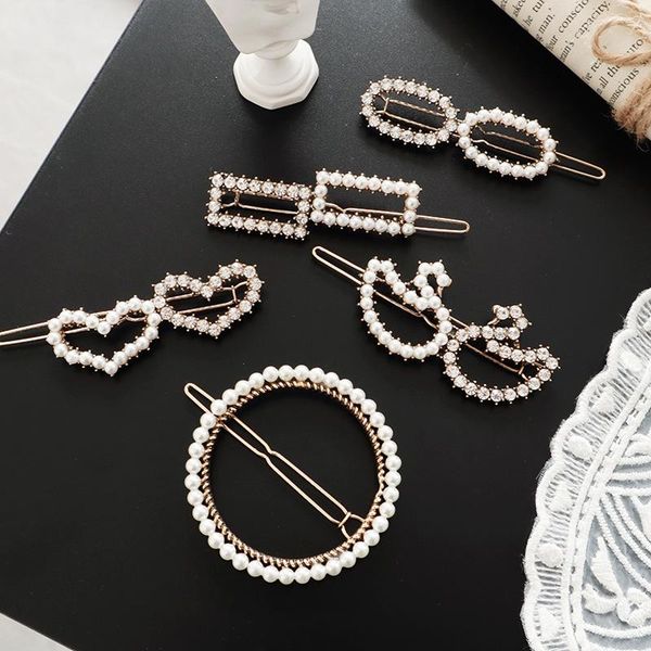 Hair Clips & Barrettes Women Imitation Pearl Geometric Hairclip Retro Rhinestone Accessories For Party EA, Golden;silver
Hair Clips & Barrettes Women Imitation Pearl Geometric Hairclip Retro Rhinestone Accessories For Party EA, Golden;silver