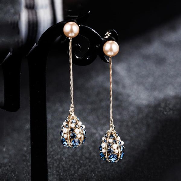 baroque retro pearl earrings female european and american net red long tassel drop-shaped stud, Golden;silver
baroque retro pearl earrings female european and american net red long tassel drop-shaped stud, Golden;silver