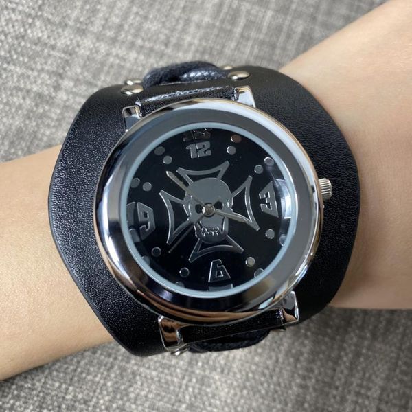 wristwatches luxury watch for men's large dial design skull concealed buckle military wrist christmas gift montre homme relojes, Slivery;brown
wristwatches luxury watch for men's large dial design skull concealed buckle military wrist christmas gift montre homme relojes, Slivery;brown