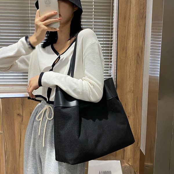 large capacity tote bag 2021 new style female stitching design handbag single shoulder big bag
large capacity tote bag 2021 new style female stitching design handbag single shoulder big bag
