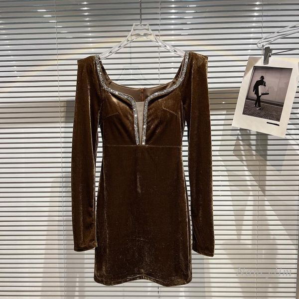 casual dresses winter dress woman rhinestone low-cut v collar shoulder pad gold velvet elegant lady party vestidos long sleeve, Black;gray
casual dresses winter dress woman rhinestone low-cut v collar shoulder pad gold velvet elegant lady party vestidos long sleeve, Black;gray
