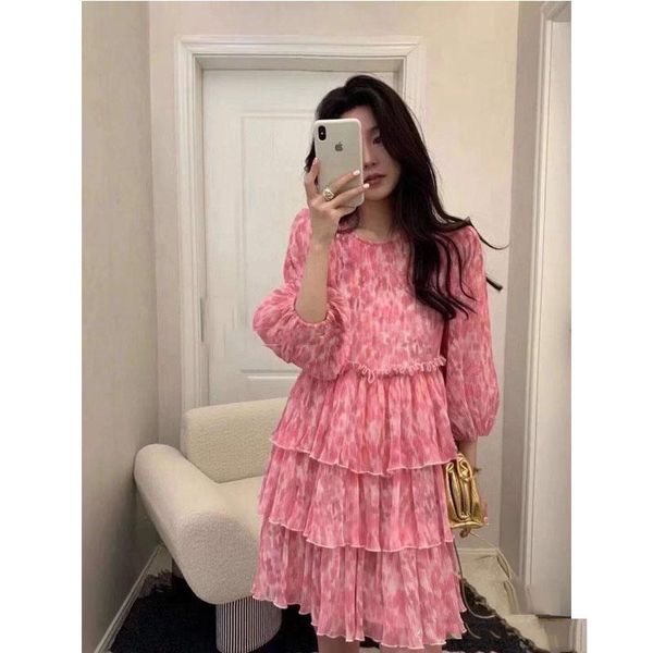 casual dresses high street pink floral printed mini dress 2021 summer fashion designer brand e girl ruffles chifon ruched party night, Black;gray
casual dresses high street pink floral printed mini dress 2021 summer fashion designer brand e girl ruffles chifon ruched party night, Black;gray