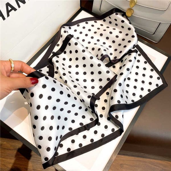 silk spring and autumn 100% mulberry silk female winter printed long korean small scarf, Blue;gray
silk spring and autumn 100% mulberry silk female winter printed long korean small scarf, Blue;gray