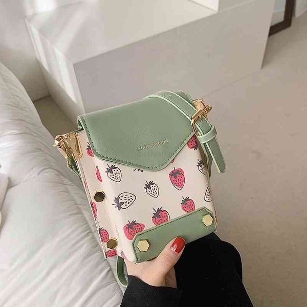 fashion small bag women's 2021 fashion net red spring texture one shoulder contrast color foreign style messenger square, Black;red
fashion small bag women's 2021 fashion net red spring texture one shoulder contrast color foreign style messenger square, Black;red