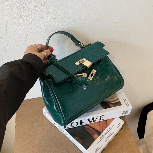 evening bags petty bourgeoisie 2021 women's shoulder bag classic all-match solid color handbag designer texture diagonal
evening bags petty bourgeoisie 2021 women's shoulder bag classic all-match solid color handbag designer texture diagonal