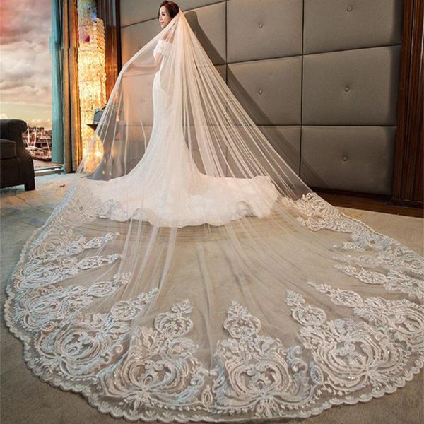 bridal veils luxury sequined wedding waved big appliqued edge 4m long cathedral length lace veil with comb for women hair access, Black
bridal veils luxury sequined wedding waved big appliqued edge 4m long cathedral length lace veil with comb for women hair access, Black