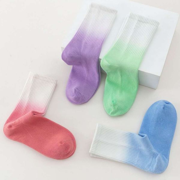 socks children's autumn and winter fashion gradual hanging dyeing women's socks color matching tie lovers' sports tube, Black;white
socks children's autumn and winter fashion gradual hanging dyeing women's socks color matching tie lovers' sports tube, Black;white