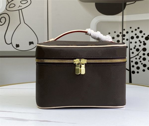 designer style cosmetic bags ladies luxury quality shoulder bag handbag wrist strap handbags wallet embroidered pattern fabric leather large
designer style cosmetic bags ladies luxury quality shoulder bag handbag wrist strap handbags wallet embroidered pattern fabric leather large