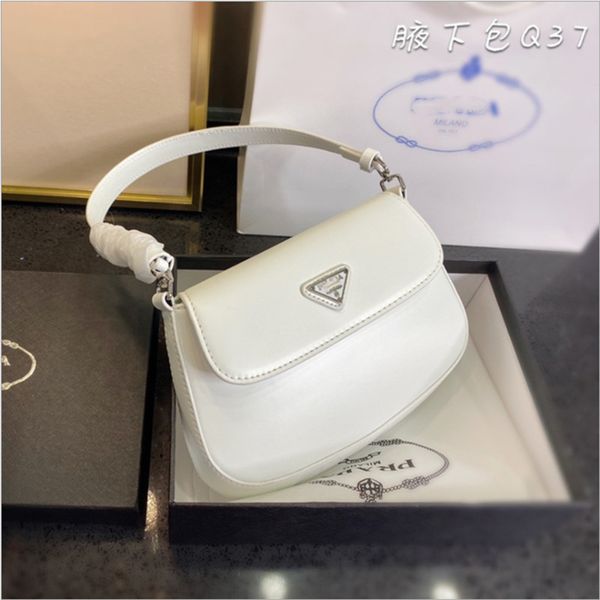 p family cleo medieval armpit bag 2021 summer new hobo stick bag one shoulder portable patent leather flip women's bag
p family cleo medieval armpit bag 2021 summer new hobo stick bag one shoulder portable patent leather flip women's bag