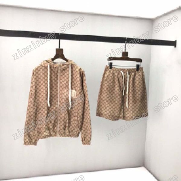 21ss mans designers tracksuits fashion Double letter printing tracksuit mens designer windbreaker breathable zipper khaki, Gray
21ss mans designers tracksuits fashion Double letter printing tracksuit mens designer windbreaker breathable zipper khaki, Gray