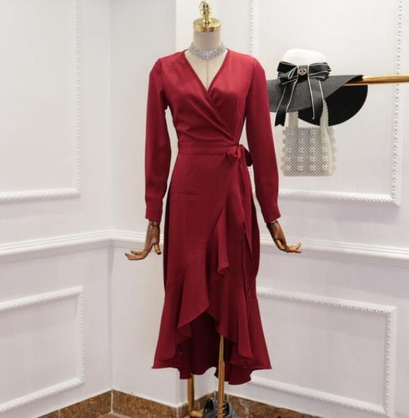 casual dresses 2021 autumn winter long dress women v collar tie waist irregular lotus leaf maxi girl ladies party vestido, Black;gray
casual dresses 2021 autumn winter long dress women v collar tie waist irregular lotus leaf maxi girl ladies party vestido, Black;gray