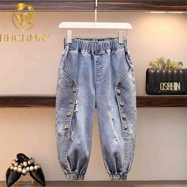 summer fashion women elastic waist loose vintage blue ripped jeans button design cotton denim harem pants plus size l-4xl 210520
summer fashion women elastic waist loose vintage blue ripped jeans button design cotton denim harem pants plus size l-4xl 210520