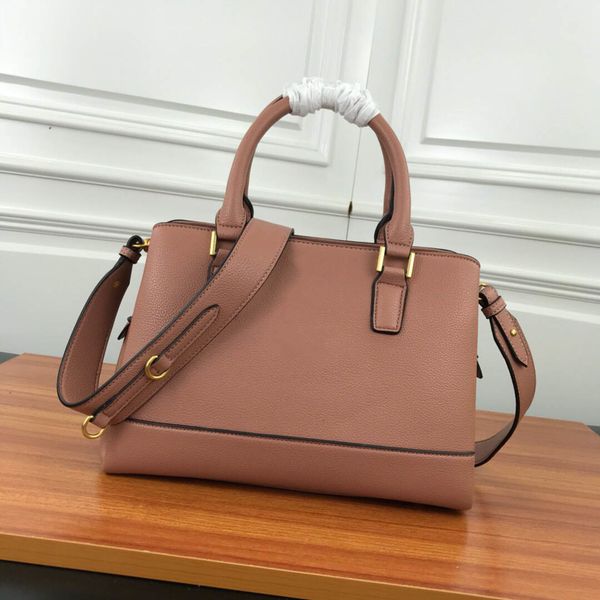 evening bag luxury designer shoulder leather material messenger hand business style design 2031
evening bag luxury designer shoulder leather material messenger hand business style design 2031