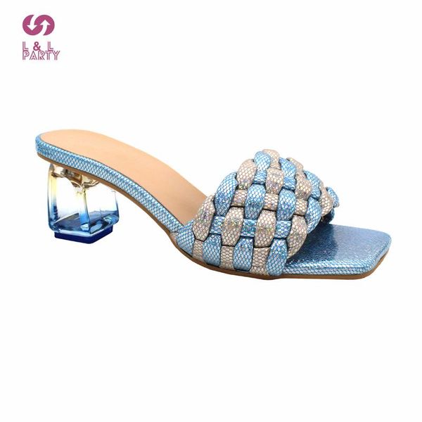 dress shoes 2021 america design african women in sky blue color square toe slipper for wedding party, Black
dress shoes 2021 america design african women in sky blue color square toe slipper for wedding party, Black