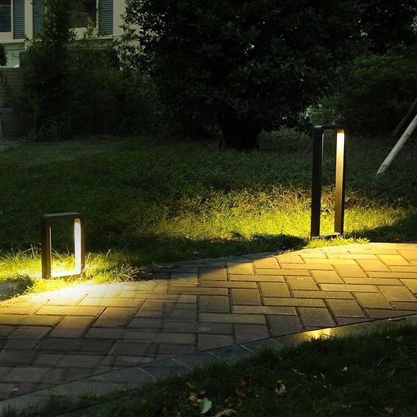 black shell cob led garden light lawn lamp modern aluminum pillar outdoor courtyard villa landscape bollards lamps
black shell cob led garden light lawn lamp modern aluminum pillar outdoor courtyard villa landscape bollards lamps