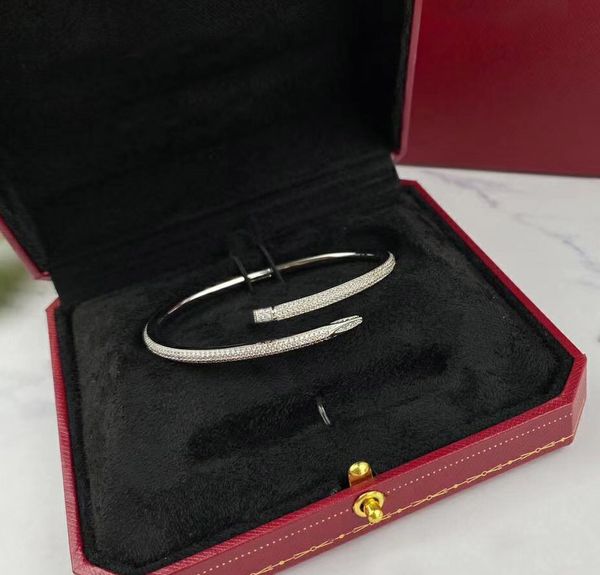 v gold material luxurious quality charm thick nail band bracelet with half round all diamonds in two colors plated for women wedding jewelry, Golden
v gold material luxurious quality charm thick nail band bracelet with half round all diamonds in two colors plated for women wedding jewelry, Golden