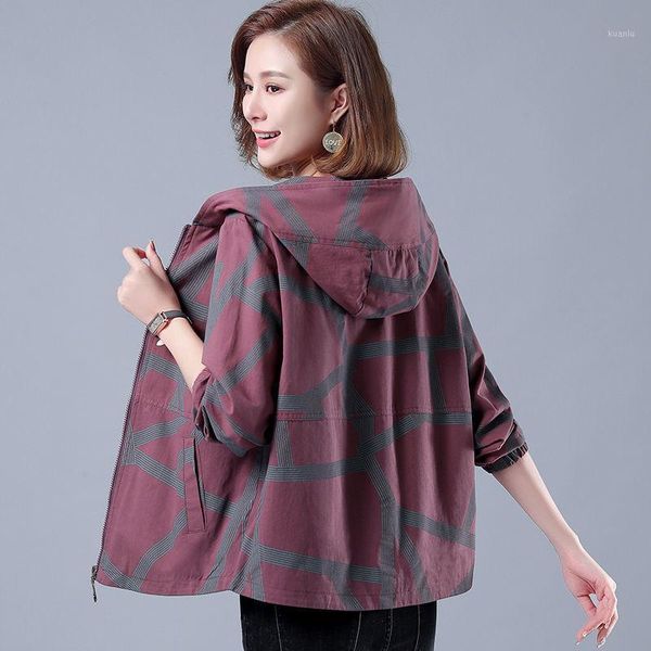women's trench coats spring autumn female lining hooded coat plus size 5xl loose long sleeve printed short windbreaker outwear, Tan;black
women's trench coats spring autumn female lining hooded coat plus size 5xl loose long sleeve printed short windbreaker outwear, Tan;black