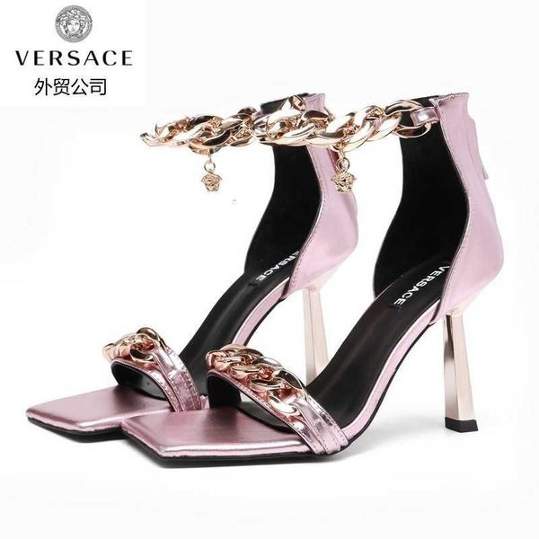 slippers heels men pumps designer sandals luxury mules slides women loafers high ballerinas sneakers dress shoes i752, Black;white
slippers heels men pumps designer sandals luxury mules slides women loafers high ballerinas sneakers dress shoes i752, Black;white