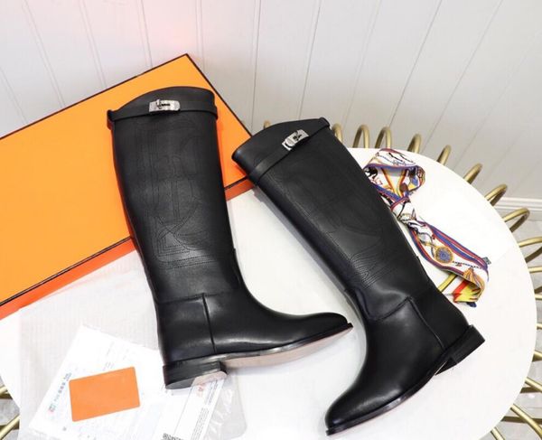 2021 luxury designer women jumping boots calfskin autumn winter knight boot leather sole leathers laminated heel unique craftsmanship classi, Black
2021 luxury designer women jumping boots calfskin autumn winter knight boot leather sole leathers laminated heel unique craftsmanship classi, Black
