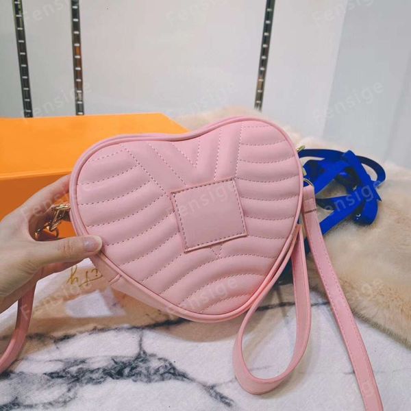 women fashion desingers pink wave heart shaped handbag calf leather canvas embossed crossbody evening shoulder bag mini purse
women fashion desingers pink wave heart shaped handbag calf leather canvas embossed crossbody evening shoulder bag mini purse
