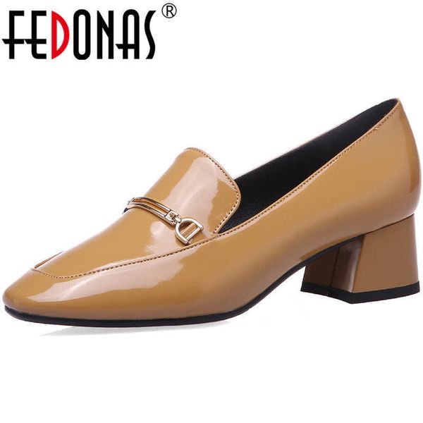 patent leather women shoes quality metal decoration thick heels pumps concise working spring woman 210528, Black
patent leather women shoes quality metal decoration thick heels pumps concise working spring woman 210528, Black
