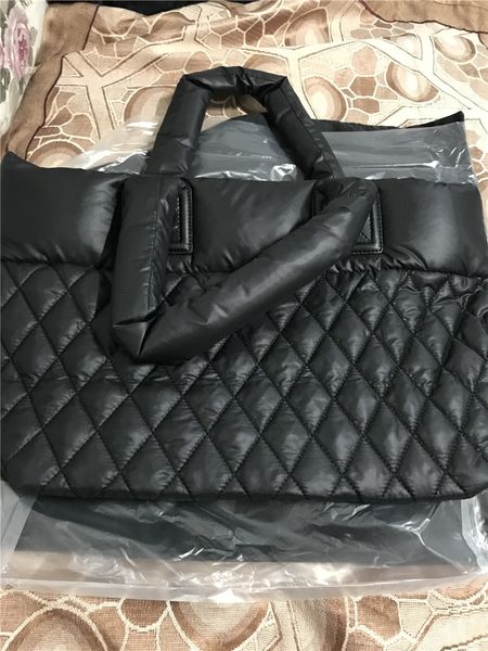 diamond lattice down fabric shoulder bag holiday gifts
diamond lattice down fabric shoulder bag holiday gifts