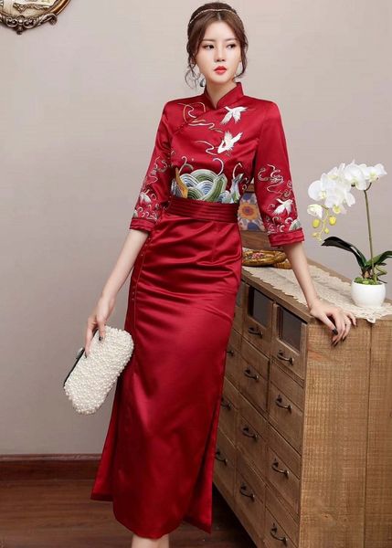 capris qipao 2021 spring chinese style women luxurious embroidery 3/4 sleeve split bodycon sheath red pink, Black;gray
capris qipao 2021 spring chinese style women luxurious embroidery 3/4 sleeve split bodycon sheath red pink, Black;gray