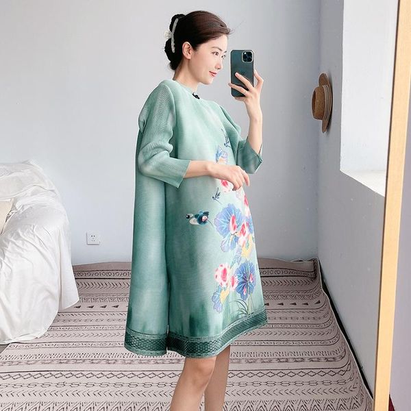 casual dresses 2021 autumn temperament dress miyake pleated chinese style vintage loose thin women's folda printed knee-length, Black;gray
casual dresses 2021 autumn temperament dress miyake pleated chinese style vintage loose thin women's folda printed knee-length, Black;gray