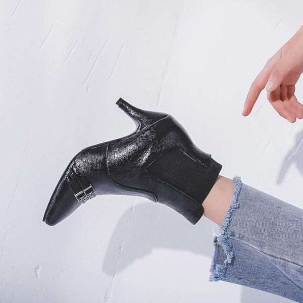 boots big size ma'am short pure color metal decoration fashion boot barrel high heel, Black
boots big size ma'am short pure color metal decoration fashion boot barrel high heel, Black