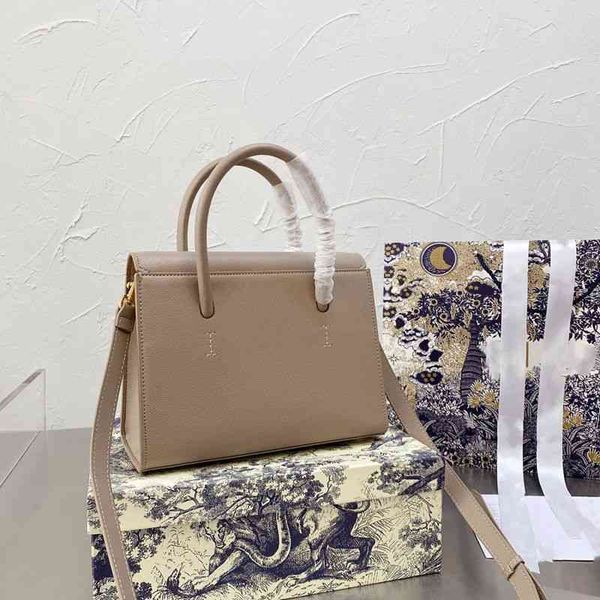 women luxurys designers bags 2021 fashion ladies' all-match trendy ladies designer handbag handbags totes crossbody bag
women luxurys designers bags 2021 fashion ladies' all-match trendy ladies designer handbag handbags totes crossbody bag