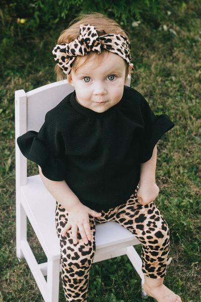 clothing sets 2021 summer 2pcs baby girl shirt pants suit round neck short sleeve ruffle leopard / flower printed loose trousers, White
clothing sets 2021 summer 2pcs baby girl shirt pants suit round neck short sleeve ruffle leopard / flower printed loose trousers, White