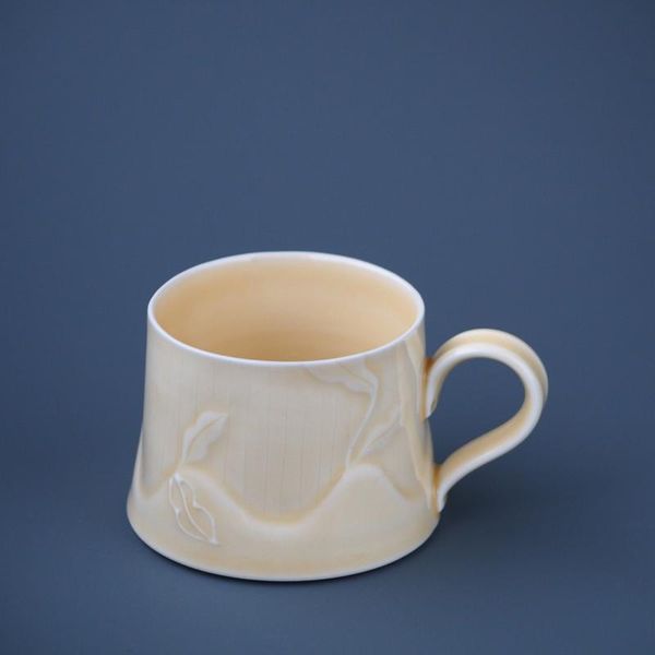 mugs ceramic coffee mug japanese style cute flower engraving espresso cups handmade drinkware tea cup set light yellow
mugs ceramic coffee mug japanese style cute flower engraving espresso cups handmade drinkware tea cup set light yellow