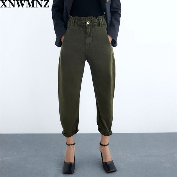 women baggy high-waist jeans elastic waist front pockets rear patch zip fastening with metal button 210520, Black;white
women baggy high-waist jeans elastic waist front pockets rear patch zip fastening with metal button 210520, Black;white