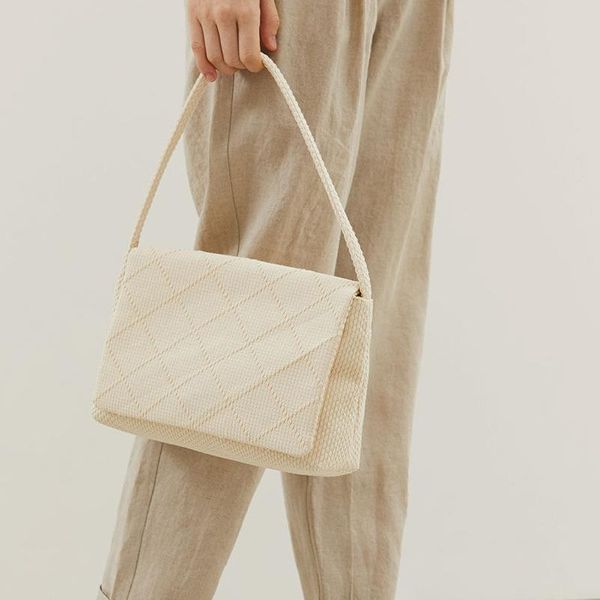 cross body luxury women's shoulder bags weave woolen flap bag for women 2021 brand designer handbags thick chain crossbody female
cross body luxury women's shoulder bags weave woolen flap bag for women 2021 brand designer handbags thick chain crossbody female