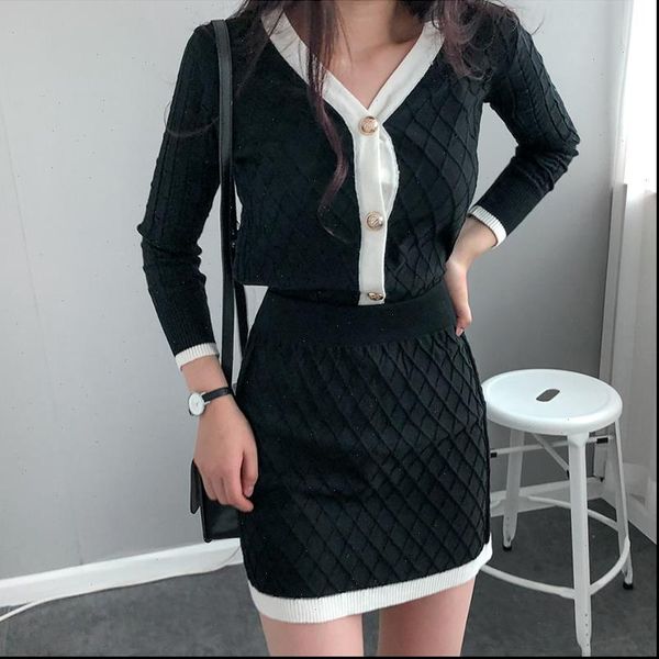 designer long sleeve v neck womens tracksuits buttons short skirt geometric jacquard black knitting 2pc suit two piece set, Gray
designer long sleeve v neck womens tracksuits buttons short skirt geometric jacquard black knitting 2pc suit two piece set, Gray