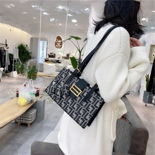 fashion bag female new versatile small square armpit